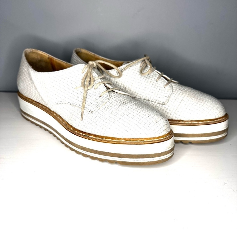 Summit White Mountain Leather Oxford. Perforated, platform, Italy, Wellfeet 9.5 - Picture 3 of 7